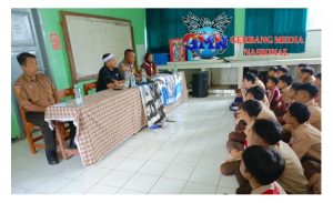 Cegah Kenakalan Remaja, Polsek Darangdan Berikan Penyuluhan Hukum dan Etika Digital kepada Pelajar